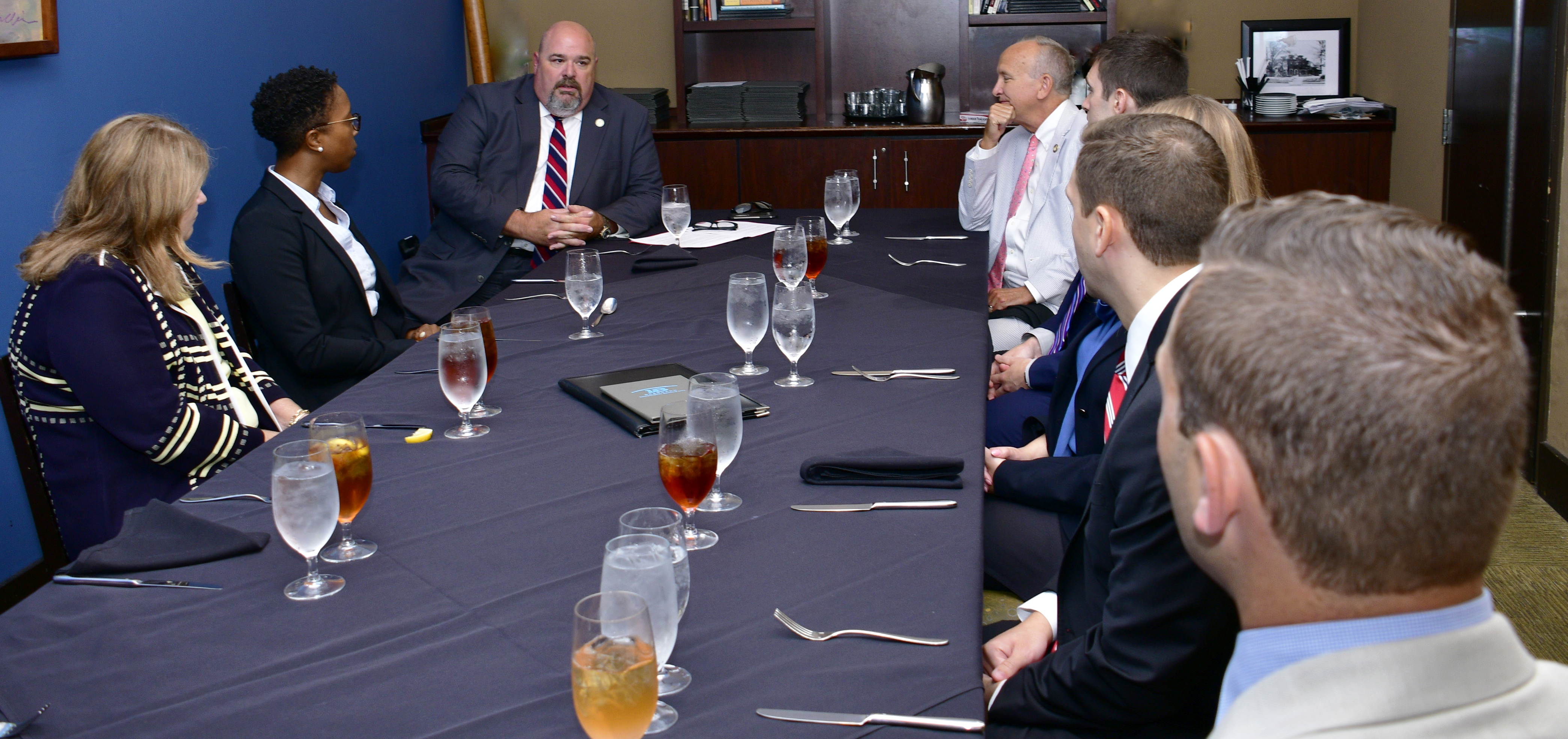 AOC Director Judge Marion Warren speaks to law school ambassadors.