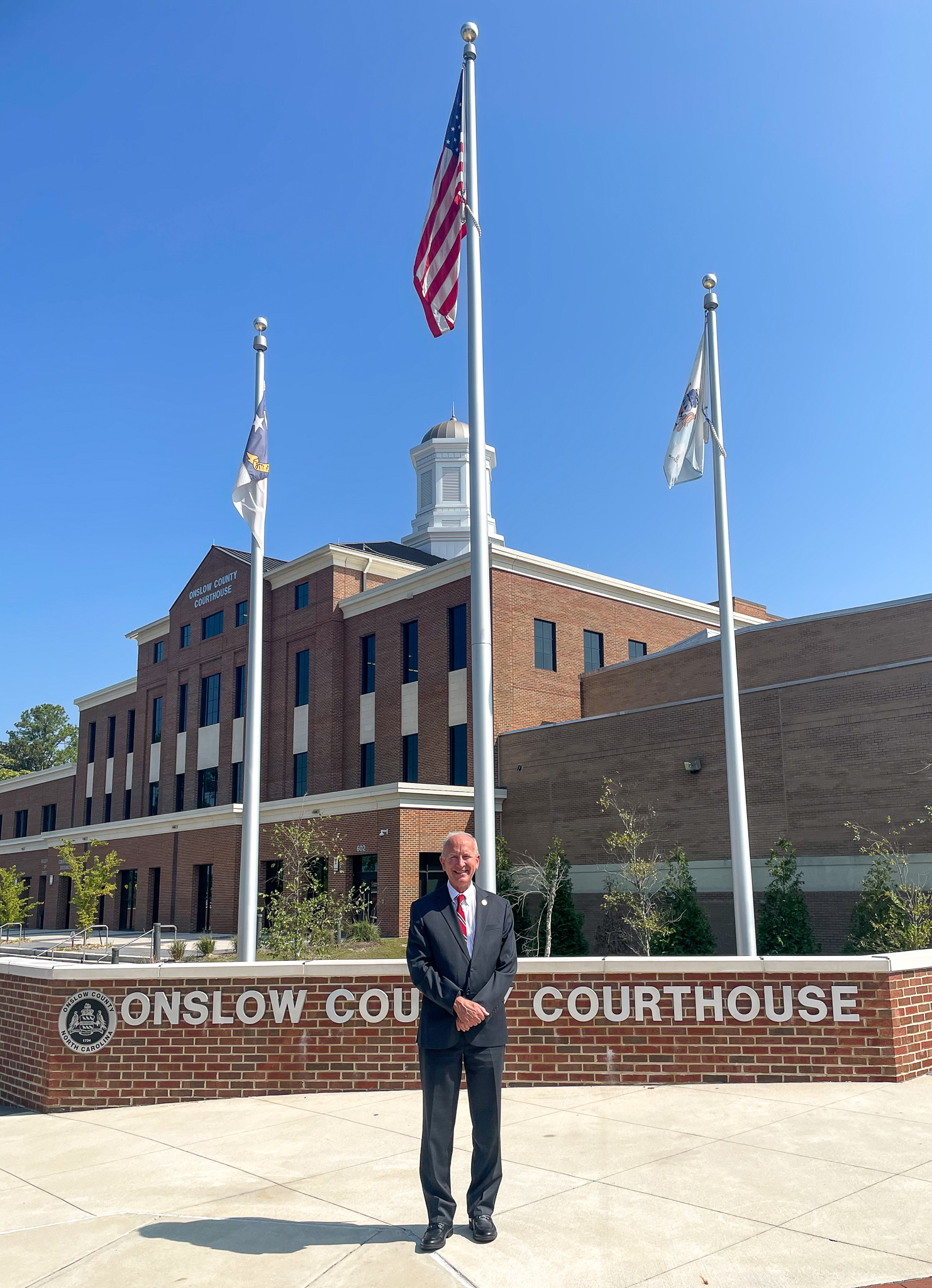 Chief Justice Paul Newby Continues 100 County Tour With Visit To chief-justice-paul-newby-continues-100-county-tour-with-visit-to