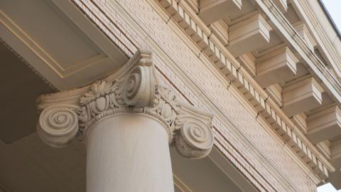 courthouse column